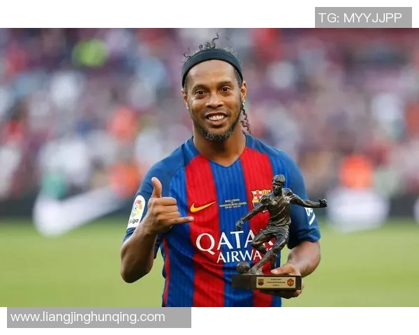 足球传奇球星名片：回顾伟大瞬间与辉煌成就的完美展示